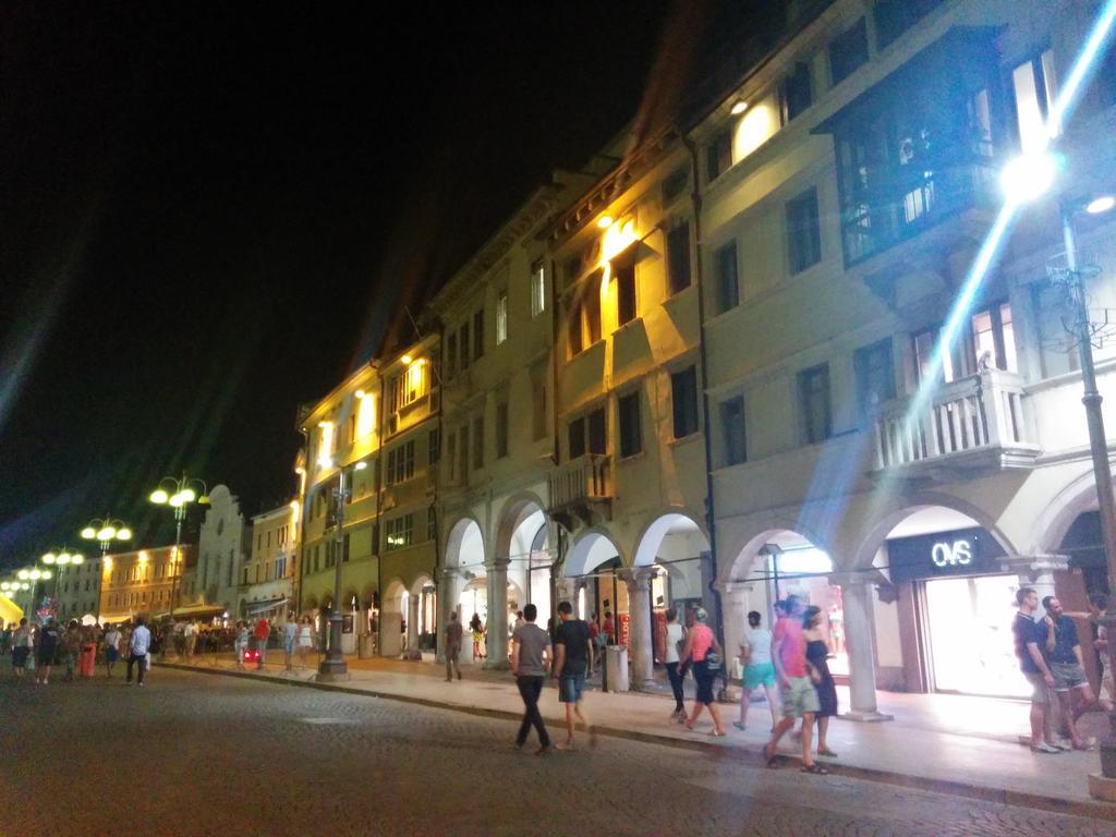 Casetta Next To The Creek Dino Buzzati Belluno Rum bild